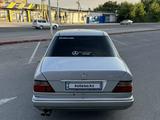 Mercedes-Benz E 280 1995 года за 2 700 000 тг. в Шымкент – фото 3