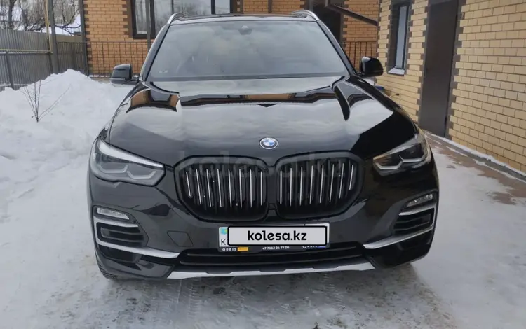 BMW X5 2021 года за 44 500 000 тг. в Уральск