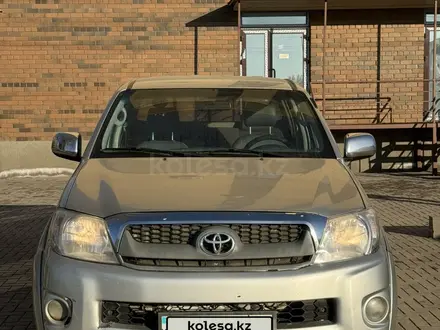 Toyota Hilux 2010 года за 8 000 000 тг. в Уральск – фото 2