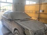 Mercedes-Benz C 240 2002 года за 3 000 000 тг. в Актобе – фото 5
