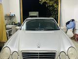 Mercedes-Benz E 320 2001 годаүшін5 300 000 тг. в Жанаозен – фото 3