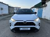 Toyota RAV4 2021 годаүшін17 500 000 тг. в Сатпаев