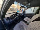 Toyota RAV4 2002 года за 4 000 000 тг. в Актобе – фото 5