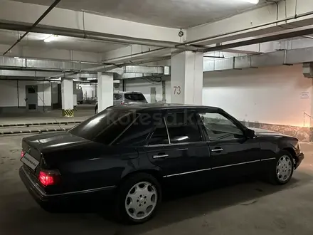 Mercedes-Benz E 220 1996 года за 2 200 000 тг. в Алматы – фото 5