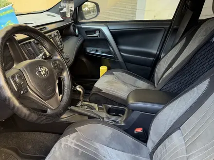 Toyota RAV4 2018 года за 14 800 000 тг. в Актау – фото 5