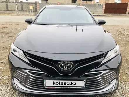 Toyota Camry 2018 года за 15 400 000 тг. в Алматы