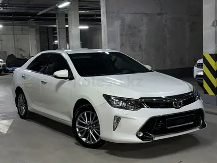 Toyota Camry 2017 года за 14 700 000 тг. в Алматы – фото 2