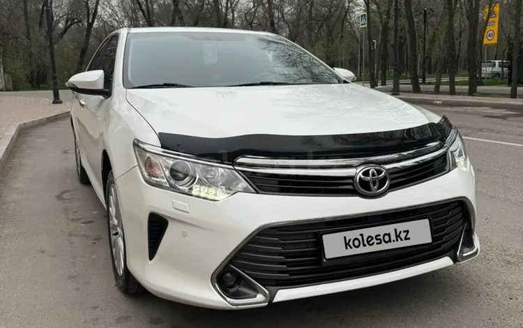 Toyota Camry 2015 годаfor11 700 000 тг. в Алматы
