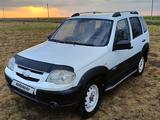 Chevrolet Niva 2014 года за 1 500 000 тг. в Уральск – фото 2