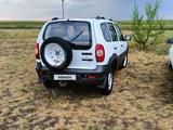 Chevrolet Niva 2014 года за 1 500 000 тг. в Уральск – фото 3