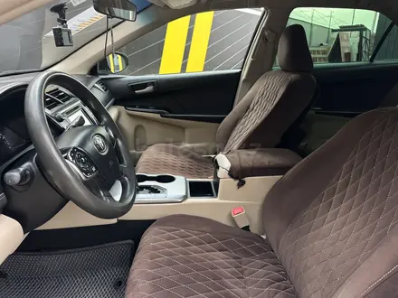 Toyota Camry 2013 года за 7 300 000 тг. в Атырау – фото 10
