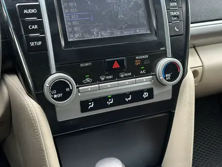 Toyota Camry 2013 года за 7 300 000 тг. в Атырау – фото 20