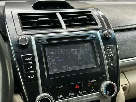 Toyota Camry 2013 года за 7 300 000 тг. в Атырау – фото 21