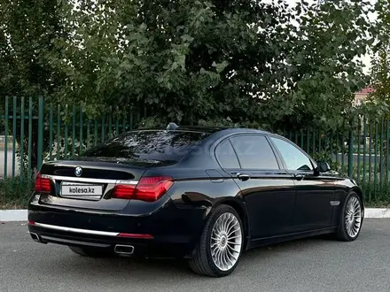 BMW 750 2013 года за 15 000 000 тг. в Актобе – фото 3