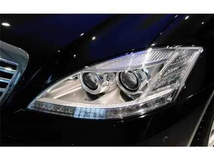 Стекла фар Mercedes Ben's w221 за 20 000 тг. в Астана