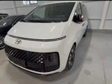 Hyundai Staria 2024 года за 26 000 000 тг. в Алматы
