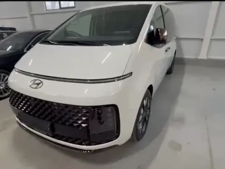 Hyundai Staria 2024 года за 26 000 000 тг. в Алматы