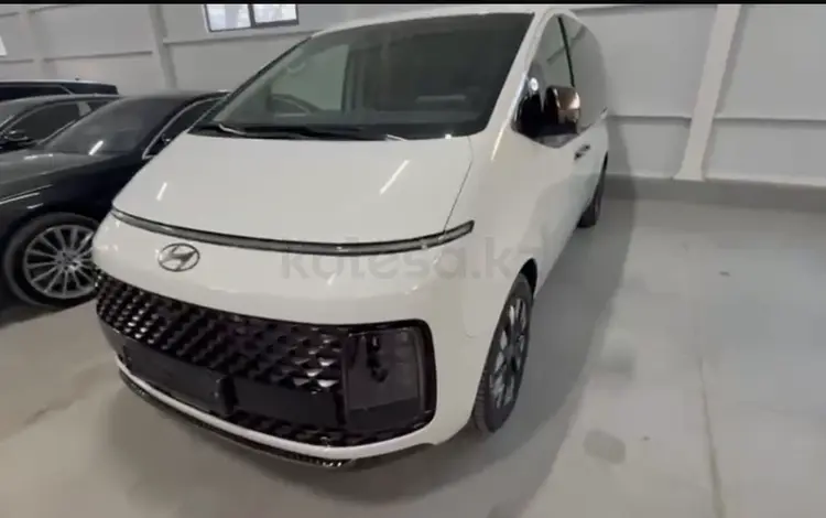Hyundai Staria 2024 года за 26 000 000 тг. в Алматы