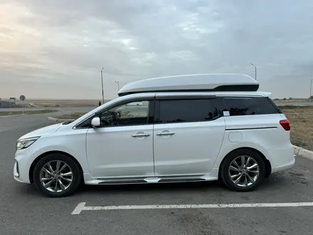 Kia Carnival 2019 года за 14 900 000 тг. в Караганда