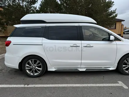 Kia Carnival 2019 года за 14 900 000 тг. в Караганда – фото 3