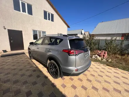 Toyota RAV4 2018 года за 10 000 000 тг. в Уральск – фото 5