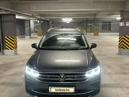 Volkswagen Tiguan 2020 года за 15 500 000 тг. в Алматы – фото 5