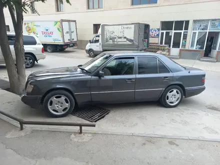 Mercedes-Benz E 280 1995 года за 3 200 000 тг. в Туркестан – фото 3