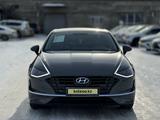 Hyundai Sonata 2022 года за 12 990 000 тг. в Актобе – фото 2