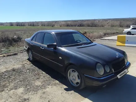 Mercedes-Benz E 320 1997 года за 3 000 000 тг. в Аягоз – фото 5