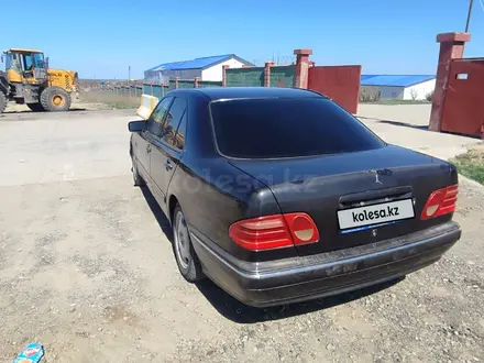 Mercedes-Benz E 320 1997 года за 3 000 000 тг. в Аягоз – фото 7