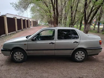 Volkswagen Vento 1994 года за 1 000 000 тг. в Караганда – фото 2