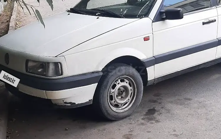 Volkswagen Passat 1993 годаүшін1 700 000 тг. в Тараз