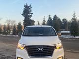 Hyundai Starex 2020 года за 14 400 000 тг. в Алматы – фото 2