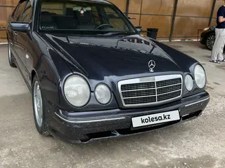 Mercedes-Benz E 280