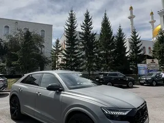 Audi RS Q8, 2022