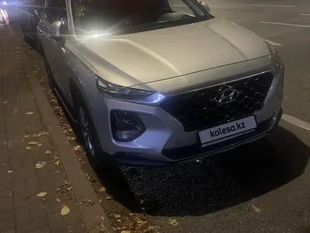 Hyundai Santa Fe 2020 года за 16 250 000 тг. в Алматы – фото 4