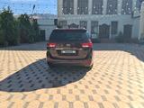 Kia Carnival 2018 годаүшін13 500 000 тг. в Актау – фото 3