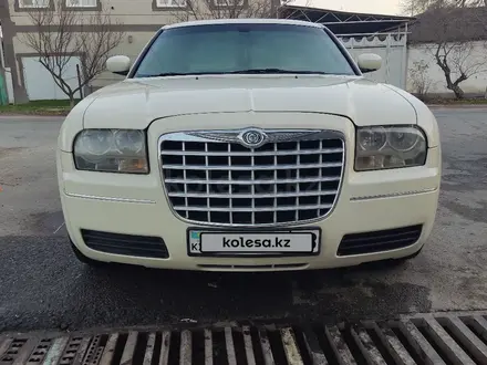 Chrysler 300C 2007 года за 5 500 000 тг. в Тараз – фото 12