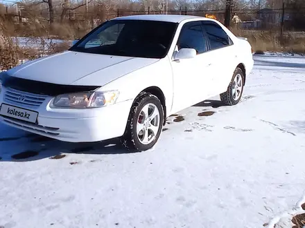 Toyota Camry 2000 года за 3 750 000 тг. в Усть-Каменогорск