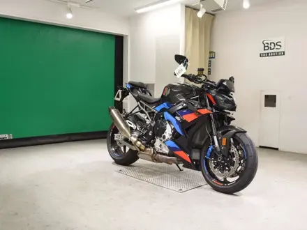 BMW  M 1000 R 2025 года за 10 270 000 тг. в Алматы