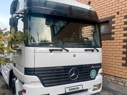 Mercedes-Benz  Actros 2000 года за 10 500 000 тг. в Тараз