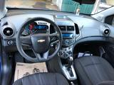 Chevrolet Aveo 2013 года за 3 500 000 тг. в Атырау – фото 3