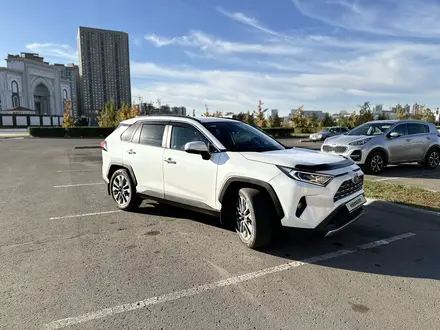 Toyota RAV4 2020 года за 17 500 000 тг. в Астана – фото 4