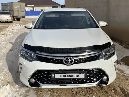 Toyota Camry 2015 года за 9 700 000 тг. в Атырау – фото 4