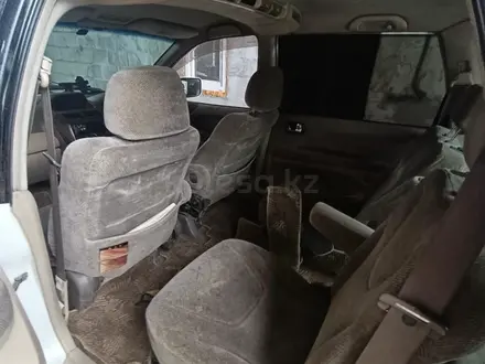 Mitsubishi Chariot 1998 года за 1 350 000 тг. в Алматы – фото 2