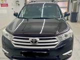 Toyota Highlander 2013 года за 13 500 000 тг. в Астана