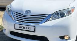 Toyota Sienna 2015 года за 9 850 000 тг. в Атырау – фото 2