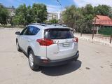 Toyota RAV4 2015 года за 10 200 000 тг. в Семей – фото 2