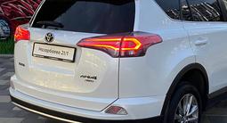 Toyota RAV4 2018 годаүшін10 490 000 тг. в Алматы – фото 2