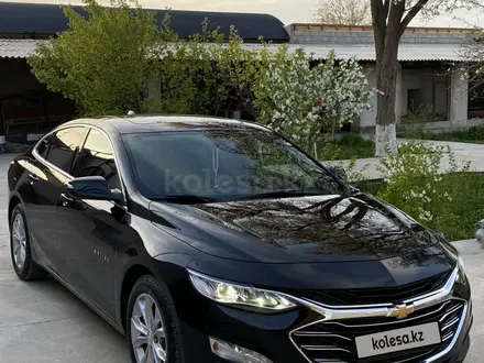 Chevrolet Malibu 2020 года за 11 500 000 тг. в Шымкент – фото 3